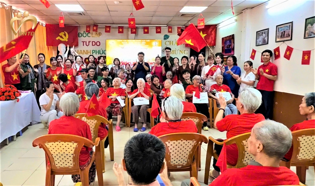 0 Không khí kỷ niệm ngày Giải phóng miền Nam thống nhất đất nước tại Bách Niên Thiên Đức Nhật Tảo