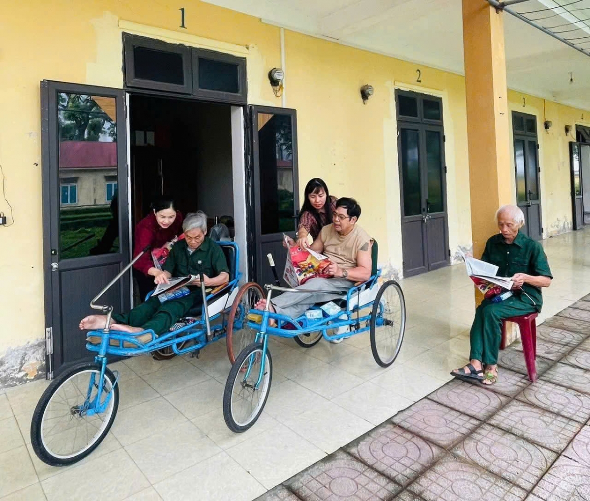 Một thời hoa lửa của các bác được tái hiện trên các bài báo của số đặc biệt Tạp chí Người cao tuổi