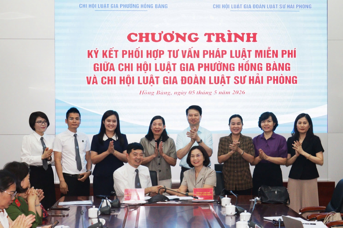Chi hội Luật gia Đoàn Luật sư TP Hải Phòng phối hợp với Chi hội Luật gia phường Hồng Bàng tổ chức chương trình ký kết phối hợp tư vấn pháp luật miễn phí cho người dân trên địa bàn phường