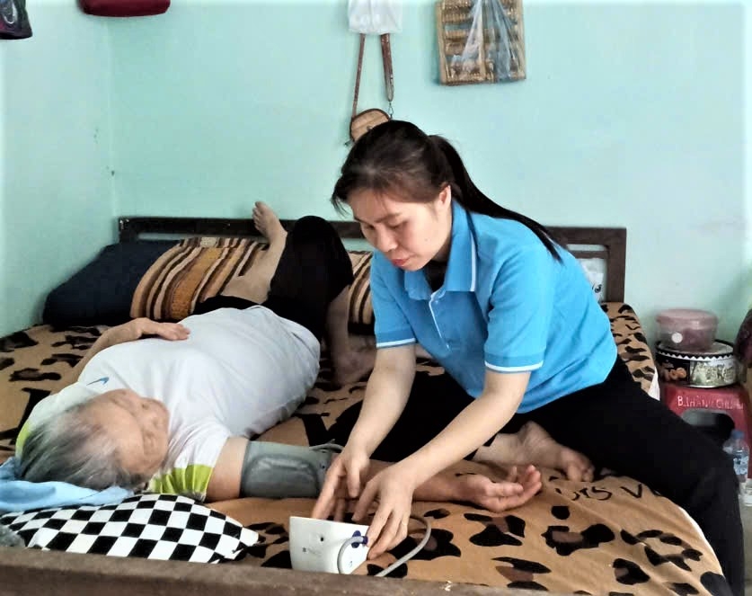 Chăm sóc tại nhà - Hơi ấm cộng đồng từ CLB LTHTGN Quê Kho