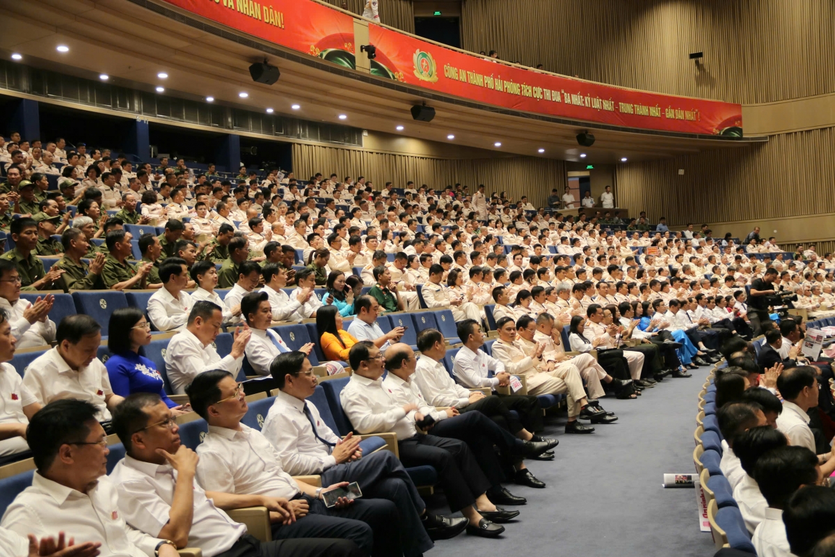 Các đại biểu tham dự buổi Lễ.