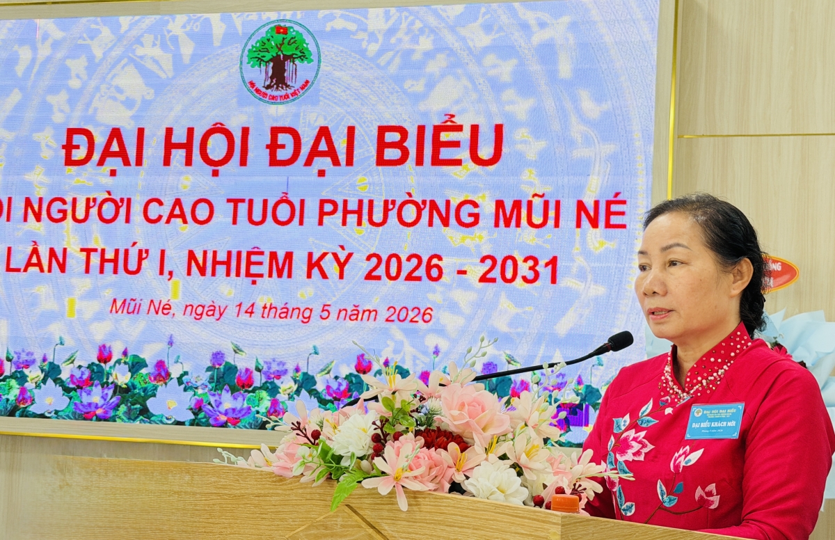 Bà Nguyễn Thị Phúc- Chủ tịch Hội Người cao tuổi tỉnh Lâm Đồng phát biểu tại Đại hội