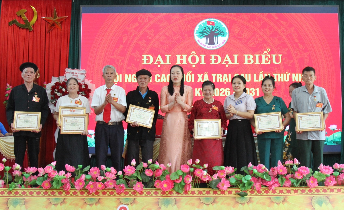 Người cao tuổi phát huy vai trò nòng cốt trong đời sống xã hội