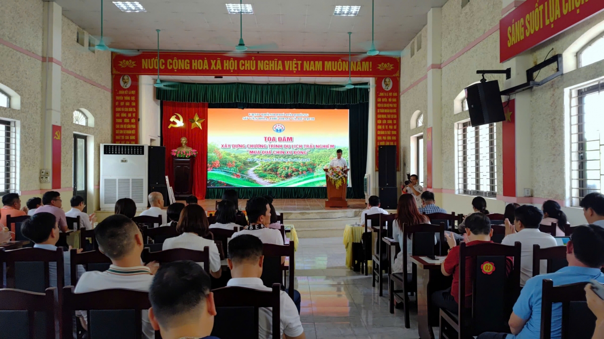 Quang cảnh buổi toạ đàm