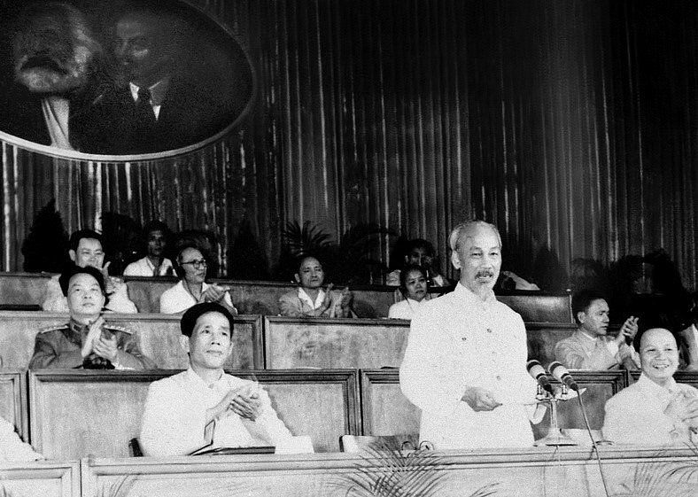 Chủ tịch Hồ Chí Minh phát biểu tại Đại hội III của Đảng. Ảnh tư liệu: TTXVN