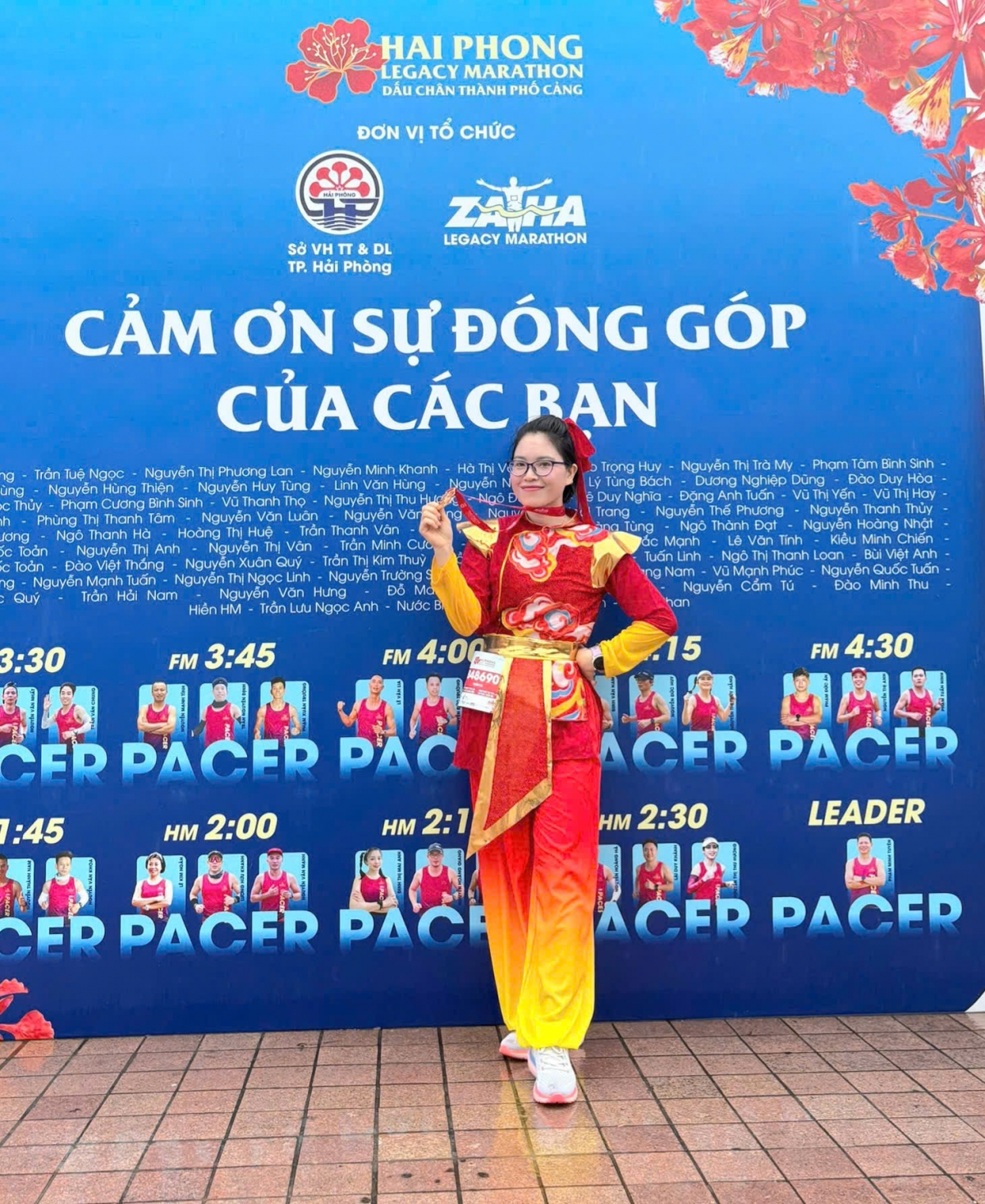 Phó Thủ tướng Lê Tiến Châu truyền cảm hứng trên đường chạy dưới mưa ở Hải Phòng