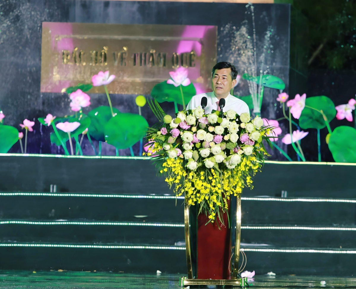 Đồng chí Thái Văn Thành - Phó chủ tịch UBND tỉnh Nghệ An phát biểu tại lễ khai mạc Lễ hội Làng Sen năm 2026