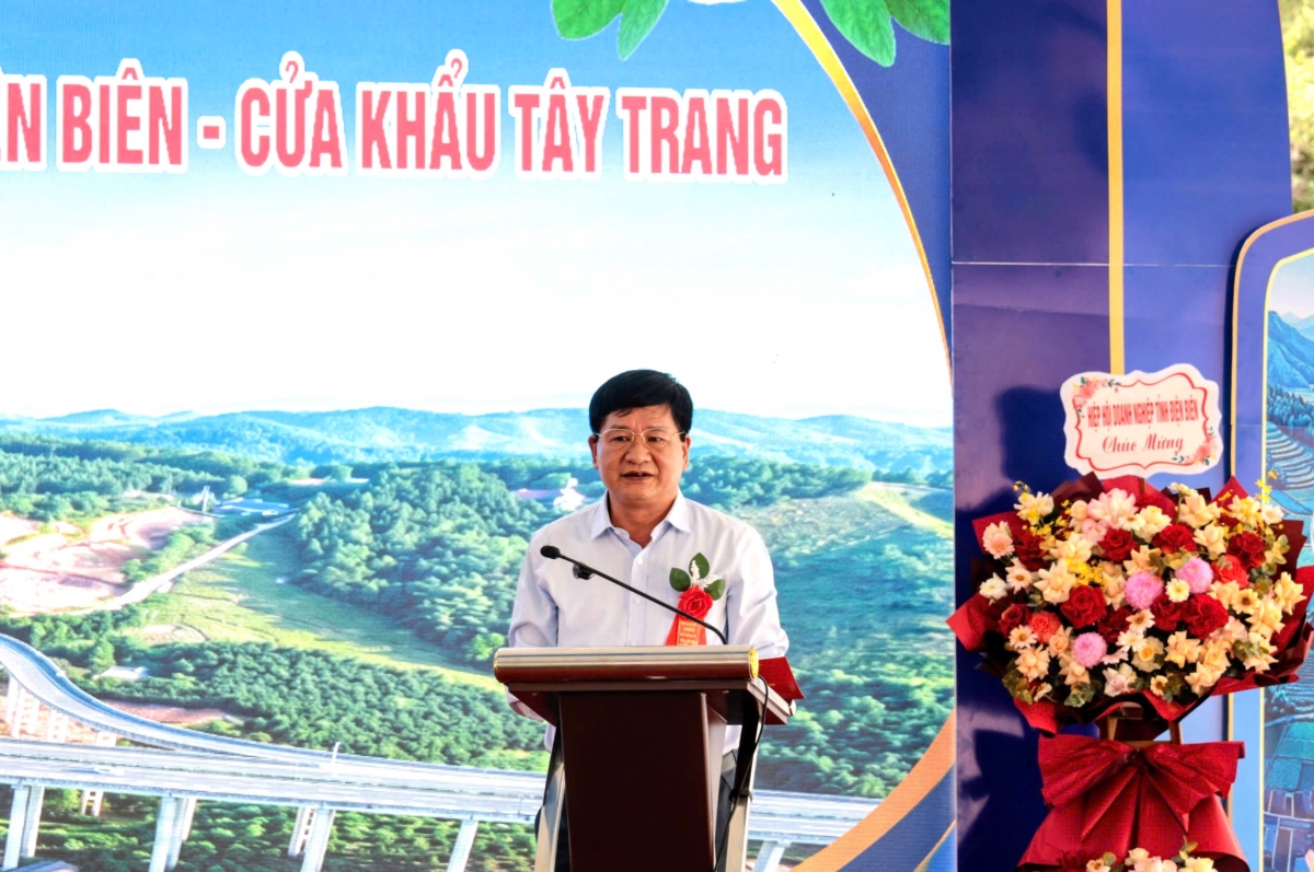 Phó Bí thư Thường trực Tỉnh ủy, Chủ tịch HĐND tỉnh Điện Biên Lê Thành Đô phát biểu tại lễ động thổ Dự án thành phần 1 tuyến cao tốc Sơn La - Điện Biên - Cửa khẩu Tây Trang.
