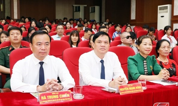 Các đại biểu tham dự chương trình