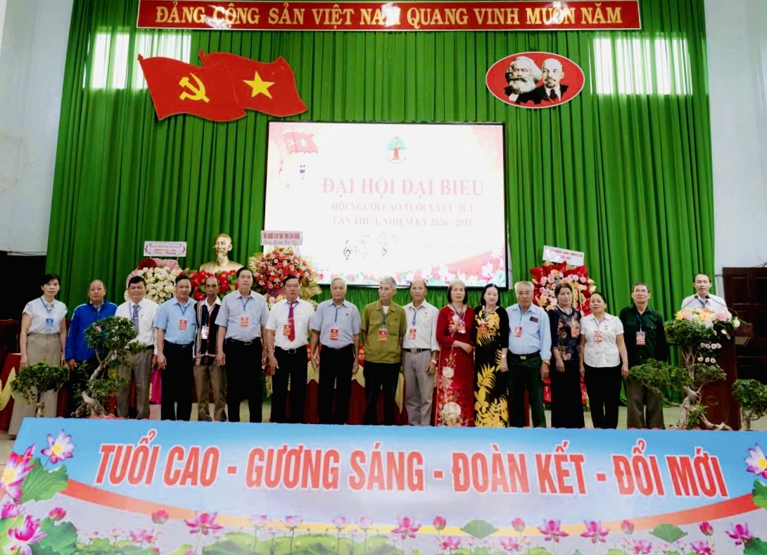 BCH Hội Người cao tuổi xã nhiệm kỳ mới ra mắt Đại hội