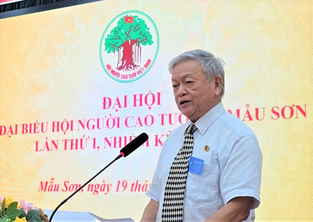 Ông Nông Ngọc Tăng phát biểu