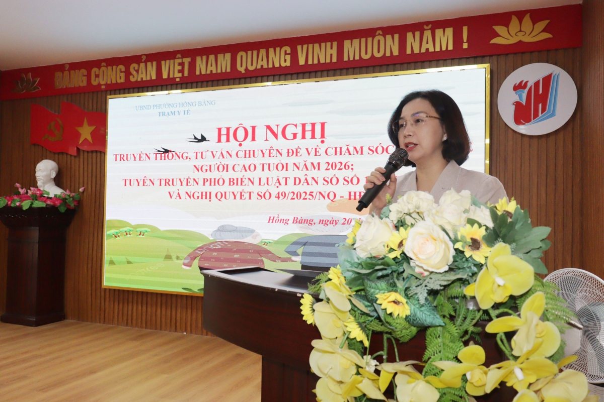 Phó Chủ tịch UBND phường Hồng Bàng Nguyễn Thị Vân Anh phát biểu tại chương trình.