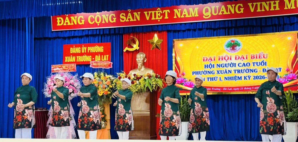 Văn nghệ chào mừng Đại hội Hội Người cao tuổi phường Xuân Trường- Đà Lạt