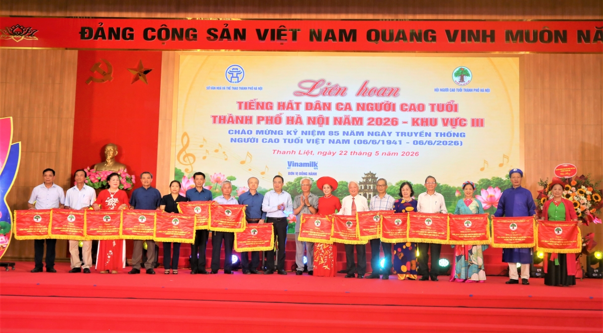 Liên hoan tiếng hát dân ca NCT Hà Nội khu vực II, III: Khi ký ức cất lời, truyền thống được đánh thức
