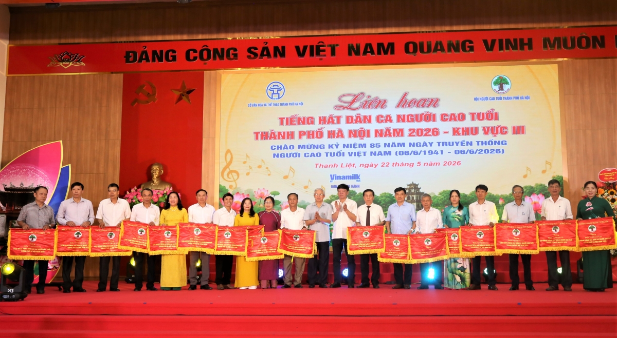 Liên hoan tiếng hát dân ca NCT Hà Nội khu vực II, III: Khi ký ức cất lời, truyền thống được đánh thức