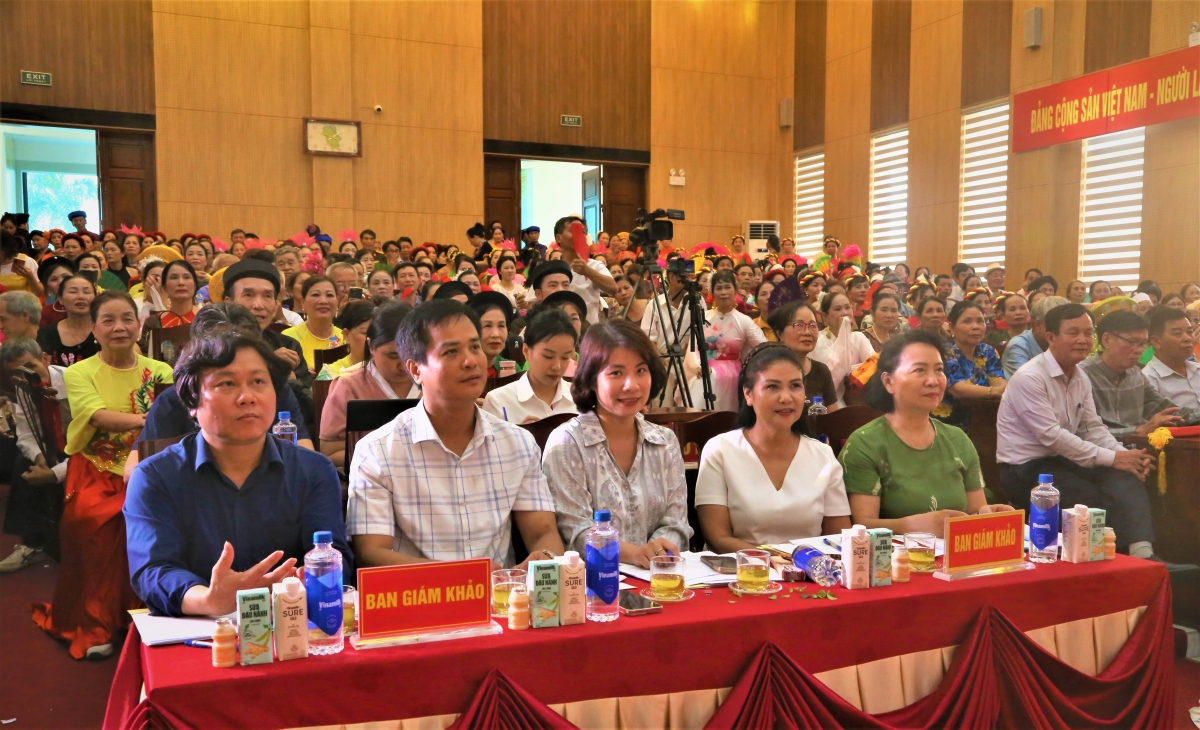 Ban Giám khảo Liên hoan