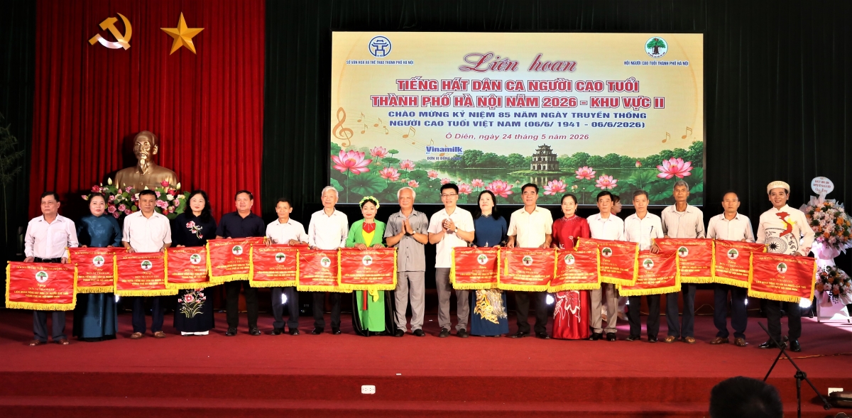Liên hoan tiếng hát dân ca NCT Hà Nội khu vực II, III: Khi ký ức cất lời, truyền thống được đánh thức