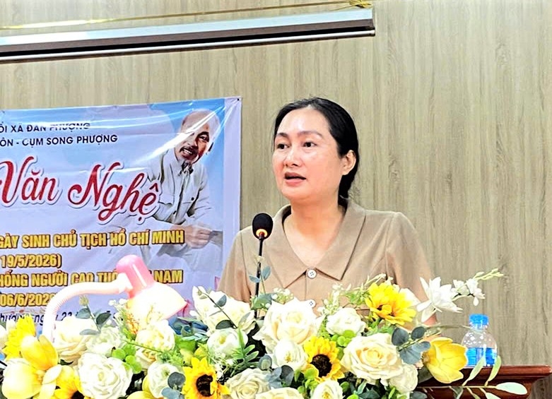 Bà Tạ Thị Thanh Kim phát biểu