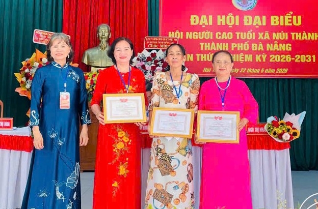 Khen thưởng các CLB LTHTGN