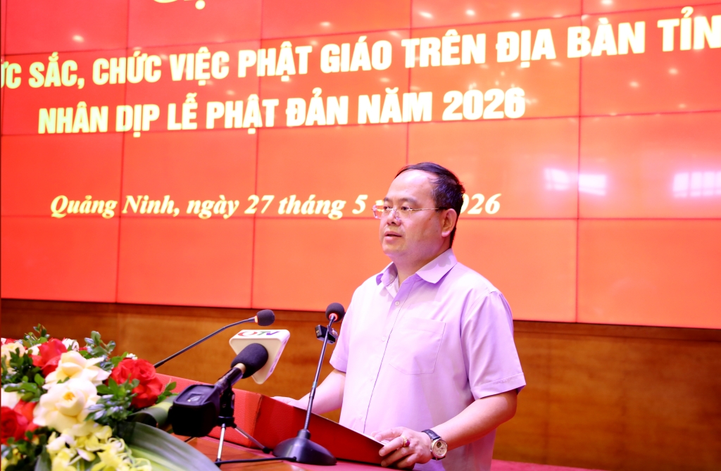 Ông Quản Minh Cường, Ủy viên Trung ương Đảng, Bí thư Tỉnh ủy, Trưởng Đoàn ĐBQH tỉnh, phát biểu tại buổi gặp mặt.