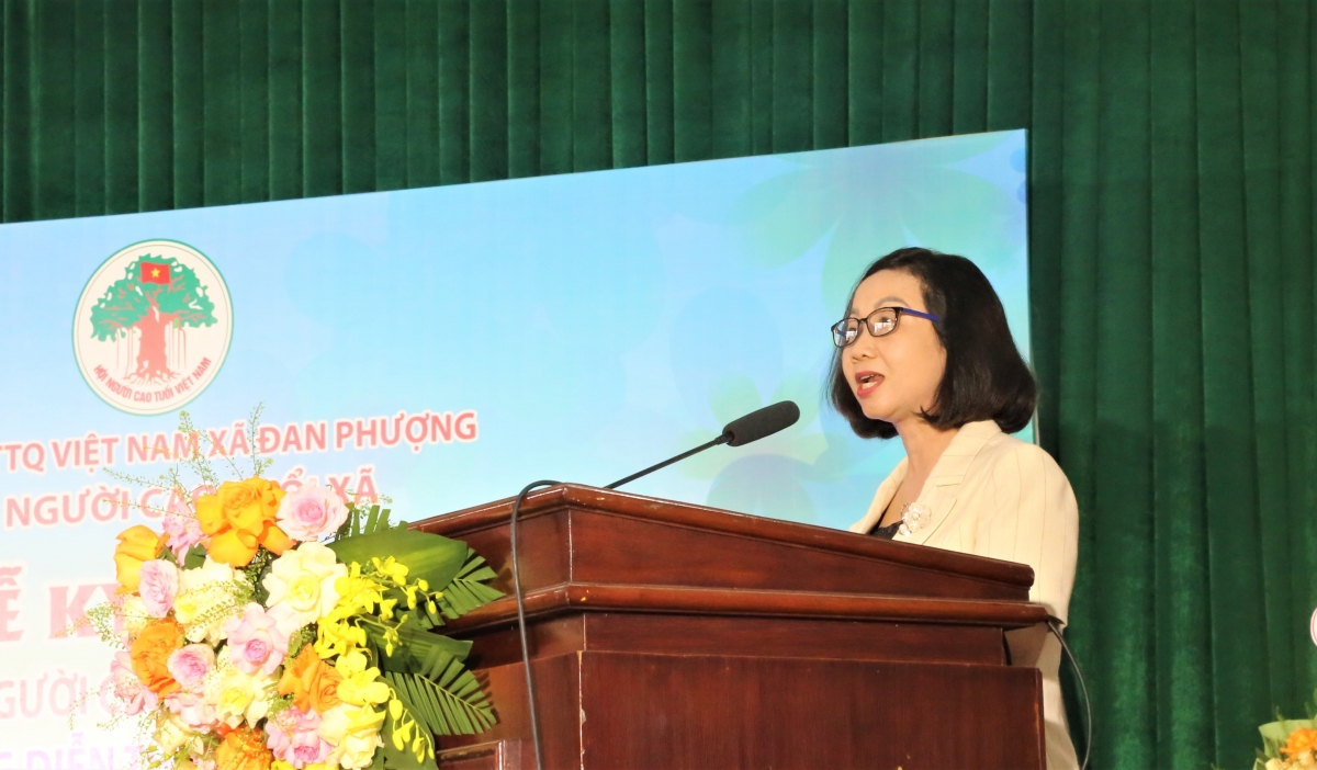 Bà Nguyễn Thị Hiền phát biểu