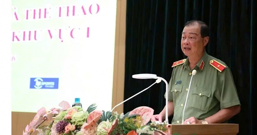 Thiếu tướng Lê Hồng Hiệp, Phó Cục trưởng X03, Phó Trưởng ban Chỉ đạo Hội thao Bộ Công an phát phát biểu  tổng kết hội thao tại lễ bế mạc.