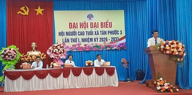 Ông Nguyễn Văn Lâm, Phó Chủ tịch Hội NCT tỉnh phát biểu tại Đại hội.