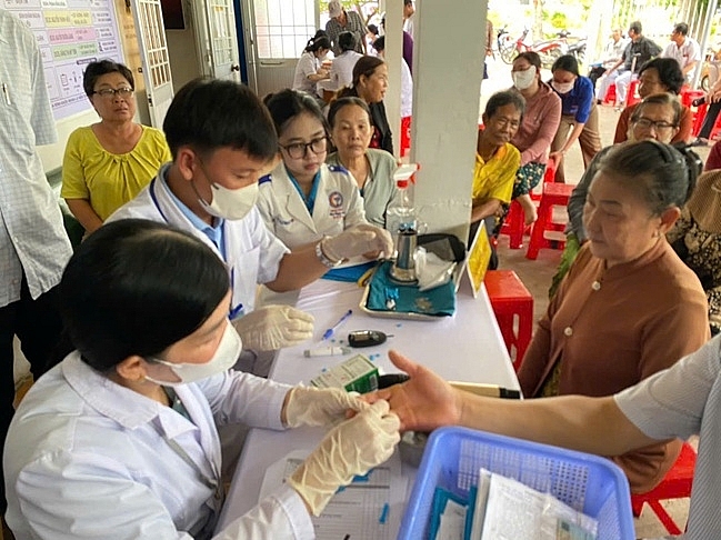 Tỉnh Cà Mau đồng loạt tổ chức chương trình khám sức khỏe, khám sàng lọc cho người dân đợt 3 vào ngày 30/5 trên địa bàn.
