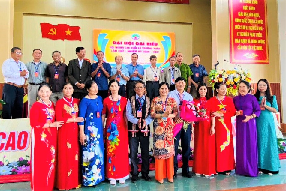 Ban Chấp hành Hội NCT xã ra mắt Đại hội