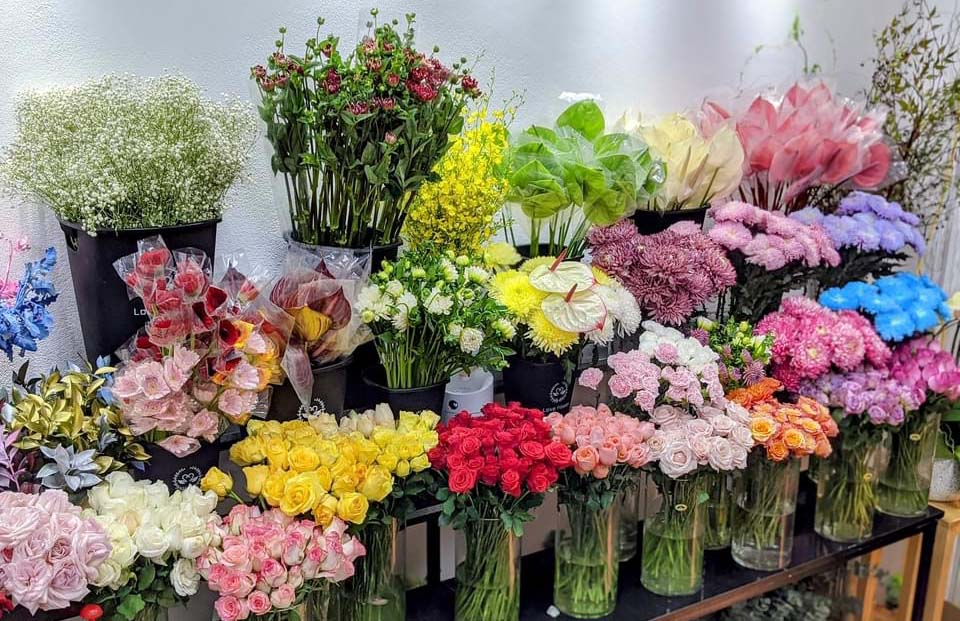 Không gian hoa tươi luôn tràn ngập màu sắc và cảm hứng sáng tạo