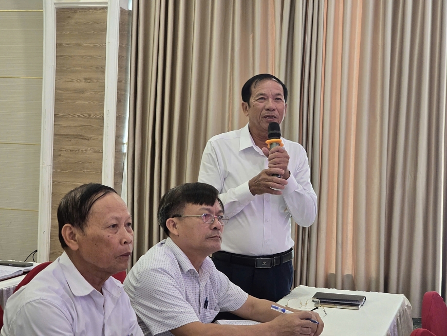 Ông Võ Văn Điển, Chủ tịch Hội NCT xã Cẩm Lạc phát biểu tại Hội nghị.
