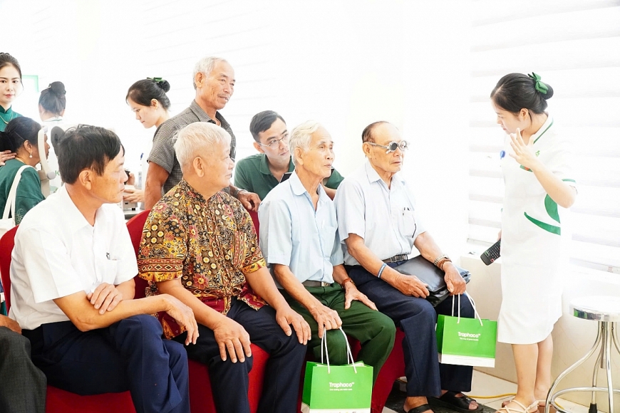 Triển khai Chương trình nhân đạo “Mắt sáng cho người cao tuổi” năm 2026