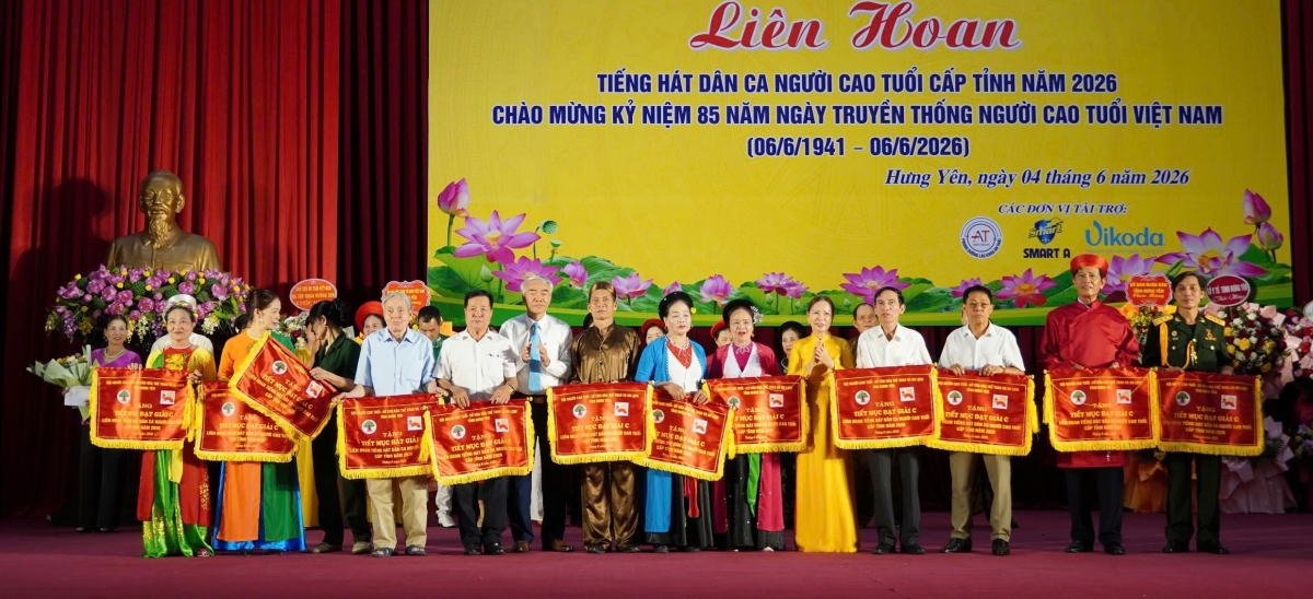 Sôi nổi Liên hoan Tiếng hát dân ca người cao tuổi tỉnh Hưng Yên năm 2026