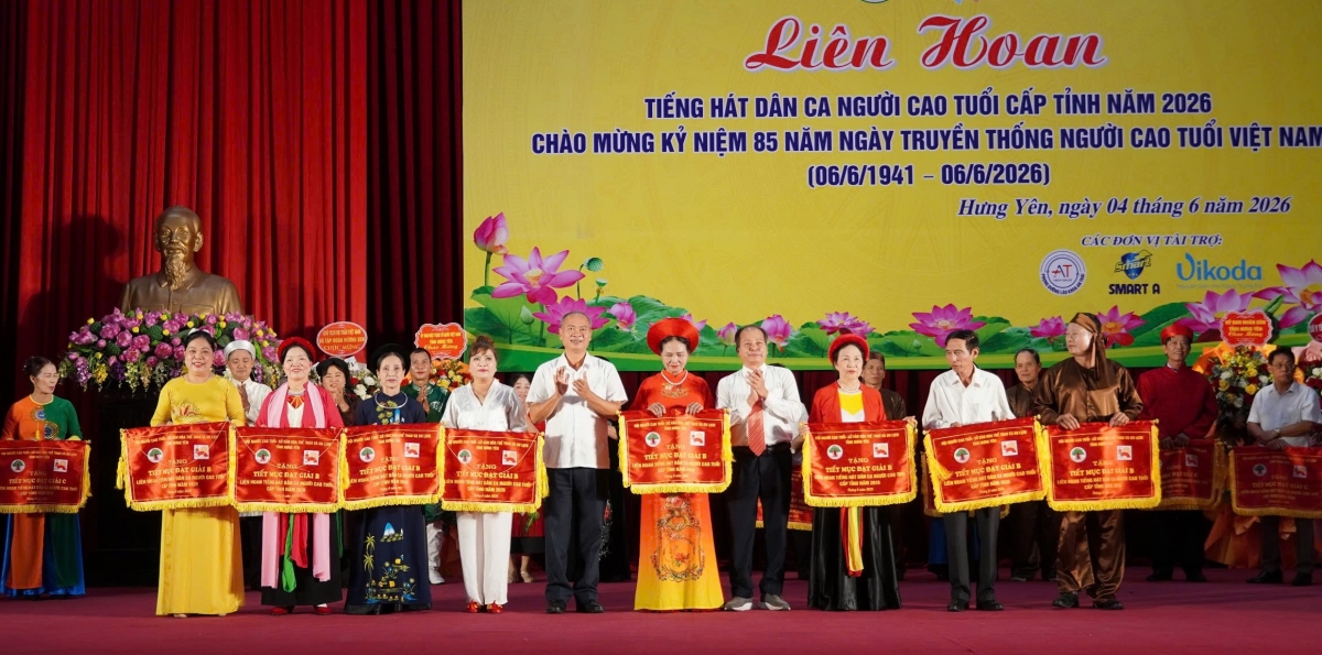 Sôi nổi Liên hoan Tiếng hát dân ca người cao tuổi tỉnh Hưng Yên năm 2026