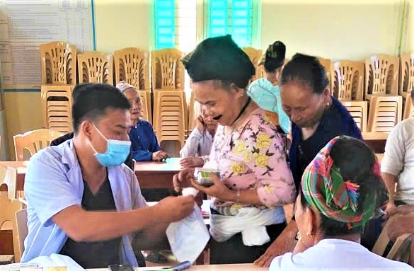 Xã Thanh Phong, tỉnh Thanh Hóa phối hợp khám sức khỏe cho NCT