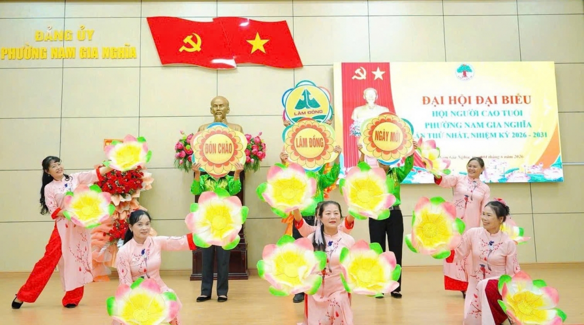 Văn nghệ chào mừng Đại hội Hội Người cao tuổi phường Nam Gia Nghĩa