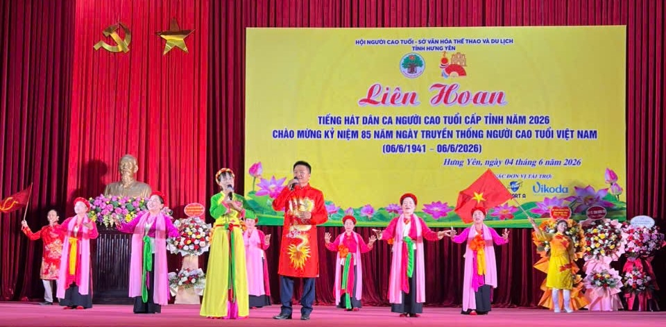 Tiếng hát dân ca ngân vang từ những tấm lòng yêu quê hương