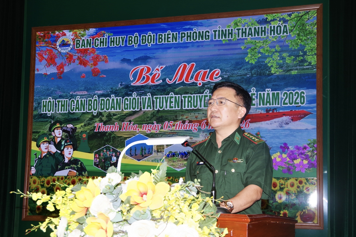 Đại tá Lê Văn Long, Phó Chính ủy Ban Chỉ huy Bộ đội Biên phòng tỉnh Thanh Hóa phát biểu tại hội thi
