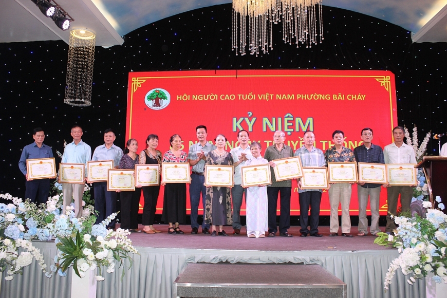 Hội NCT phường Bãi Cháy kỷ niệm 85 năm ngày truyền thống người cao tuổi Việt Nam