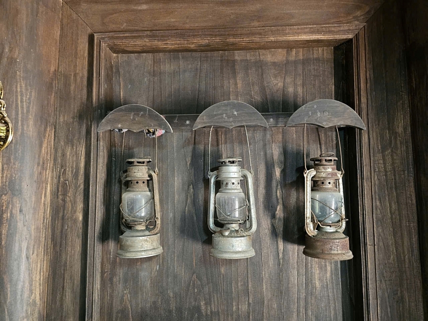 Thăm di tích cách mạng Yên Trường