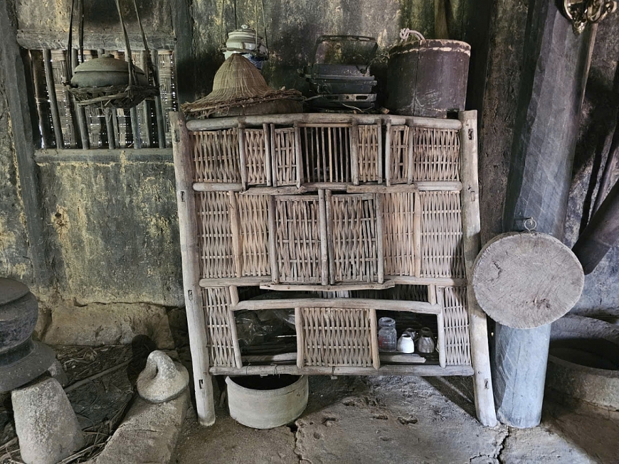 Thăm di tích cách mạng Yên Trường