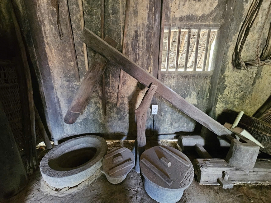 Thăm di tích cách mạng Yên Trường