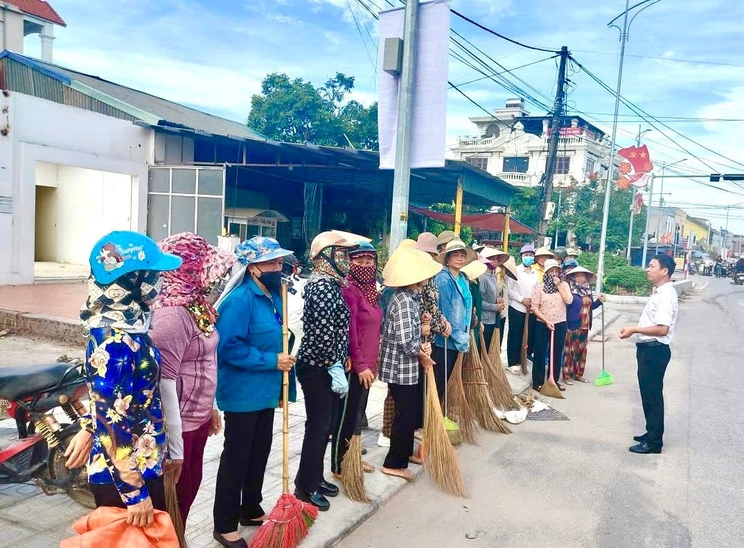 Những năm qua, người cao tuổi Hải Phòng luôn là lực lượng nòng cốt trong các phong trào xây dựng đời sống văn hóa ở khu dân cư, xây dựng nông thôn mới, đô thị văn minh và bảo vệ môi trường. 