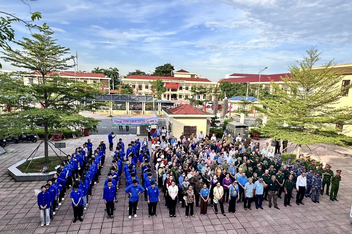 . Đông đảo cán bộ, Đảng viên, đoàn viên, hội viên và Nhân dân tham gia hưởng ứng, trong đó có lực lượng người cao tuổi ở các khu dân cư, tổ dân phố, thôn xóm.