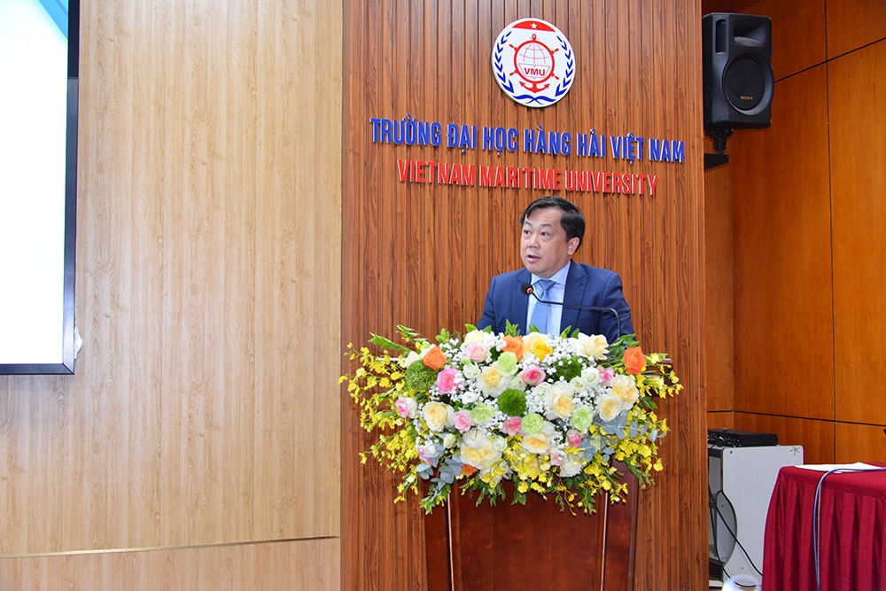 Ông Hoàng Hồng Giang - Phó Cục trưởng Cục Hàng hải và Đường thủy Việt Nam phát biểu tại Lễ bàn giao Hệ thống mô phỏng buồng máy