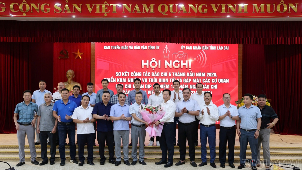 Lào Cai sơ kết công tác báo chí 6 tháng đầu năm 2026 và gặp mặt các cơ quan báo chí