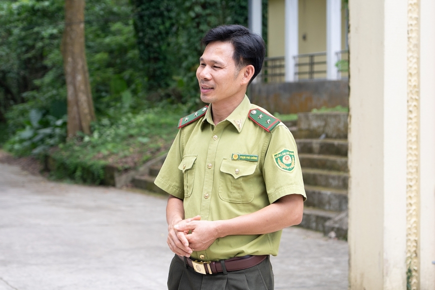 Ông Phạm Phú Cường nhận được sự yêu mến đến từ đông đảo khán giả theo dõi những video của Vườn quốc gia Cúc Phương. (Ảnh: Phùng Kha)