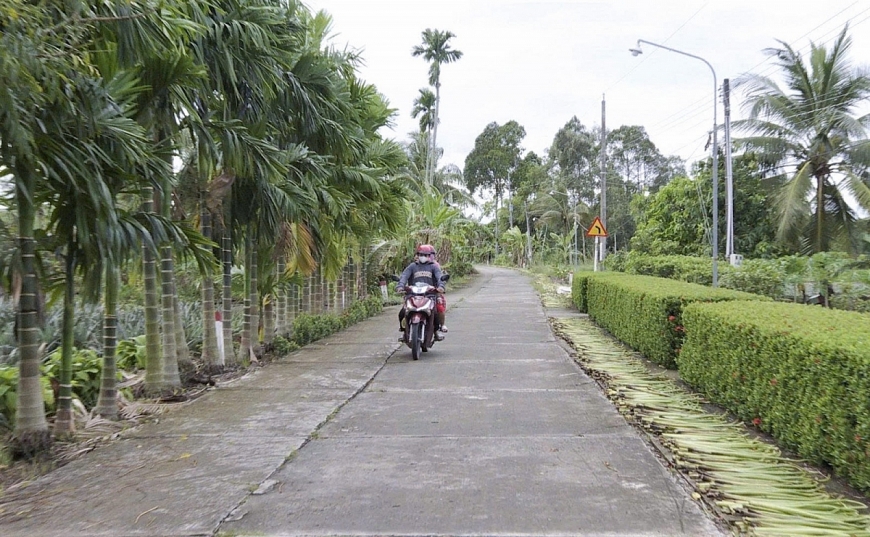 Tuyến đường “sáng, xanh, sạch, đẹp” ấp Vĩnh Hòa 