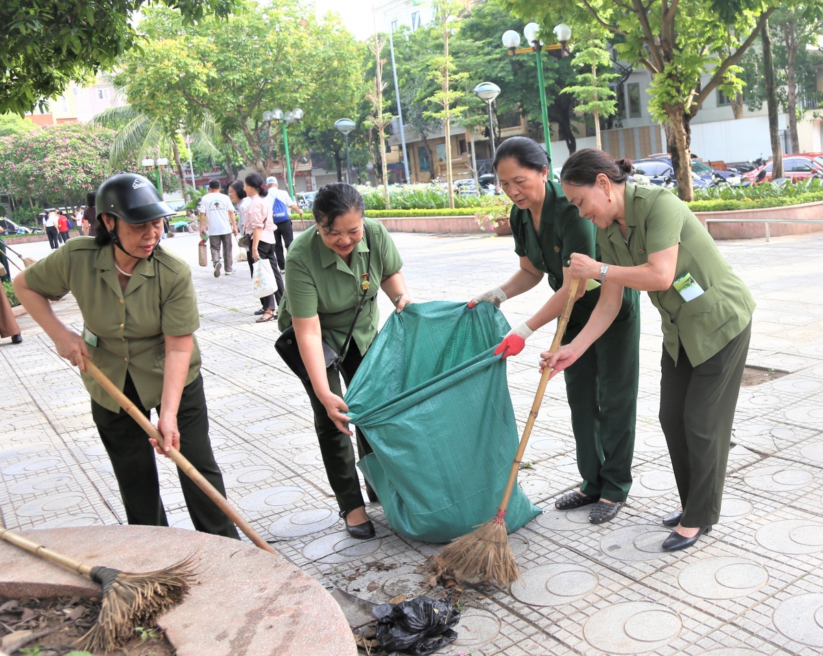 Người cao tuổi Thủ đô gương mẫu lan tỏa trách nhiệm bảo vệ môi trường