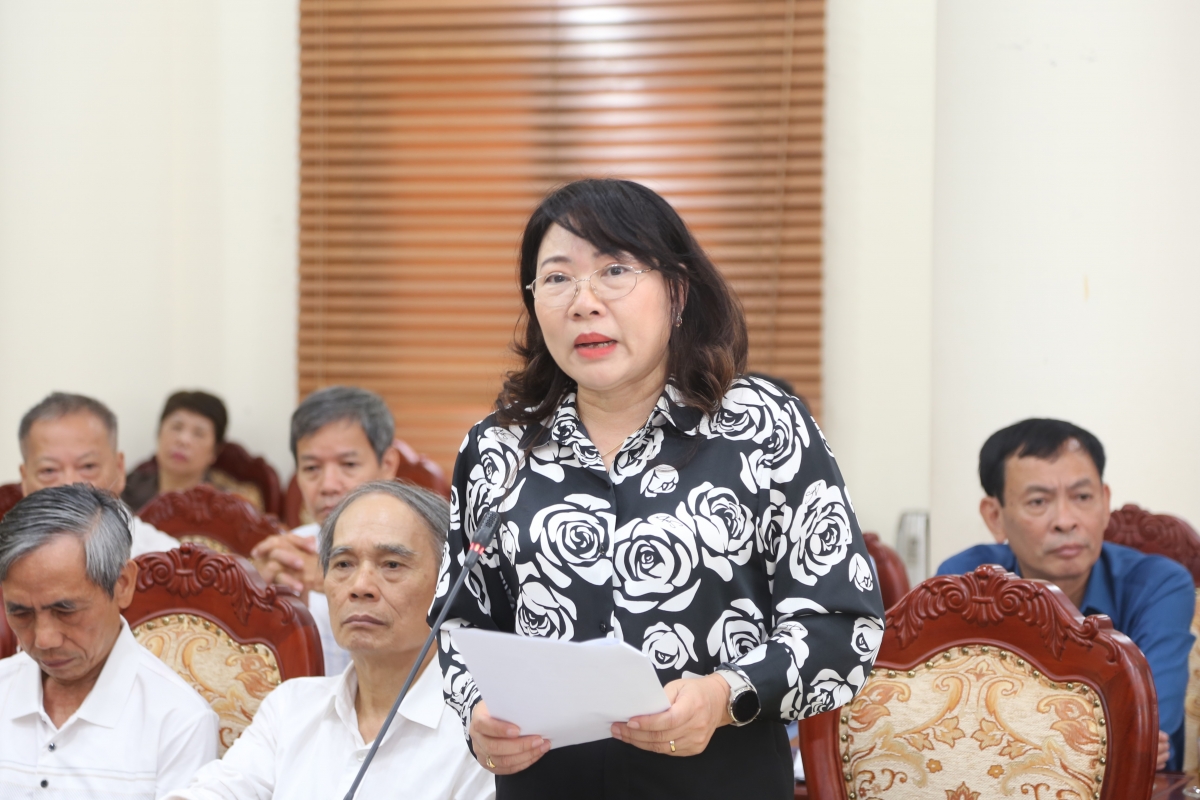 Bà TRần Thị Thu Hường phát biểu